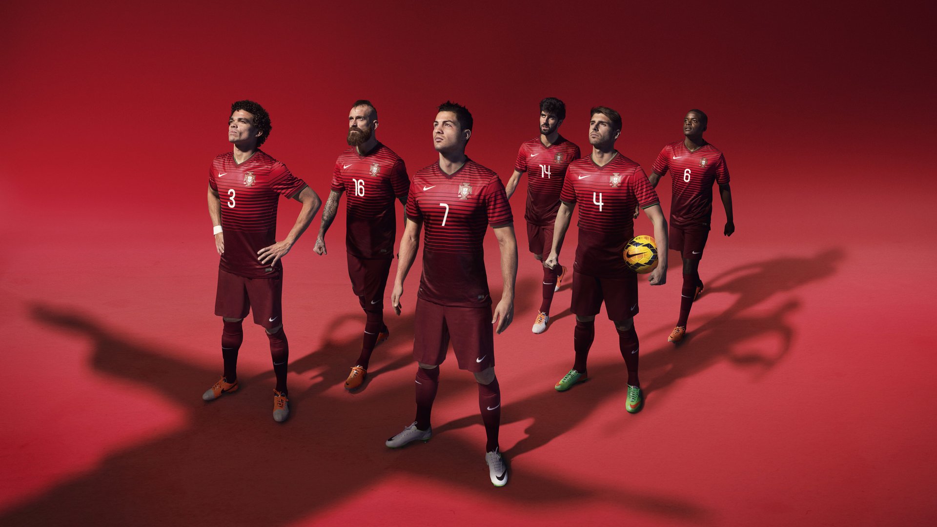 倒三角结构压制对手中场组织，足球倒三角战术