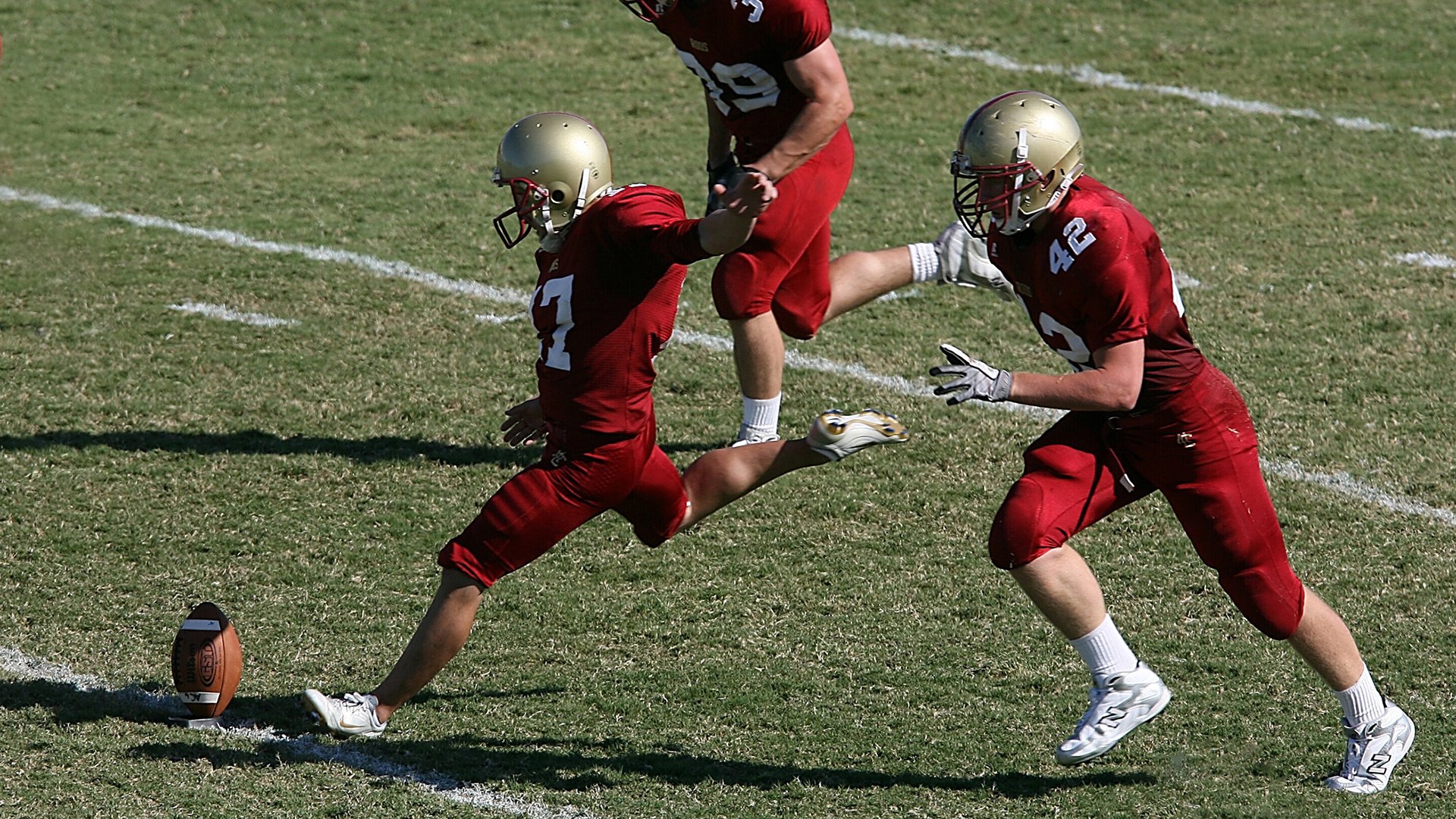 九游APP-莱比锡红牛中场人数优势扼制反扑，莱比锡红牛是哪个联赛的球队